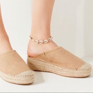 ❌ SOLD ❌ NWOT Urban Outfitters Espadrille Mule